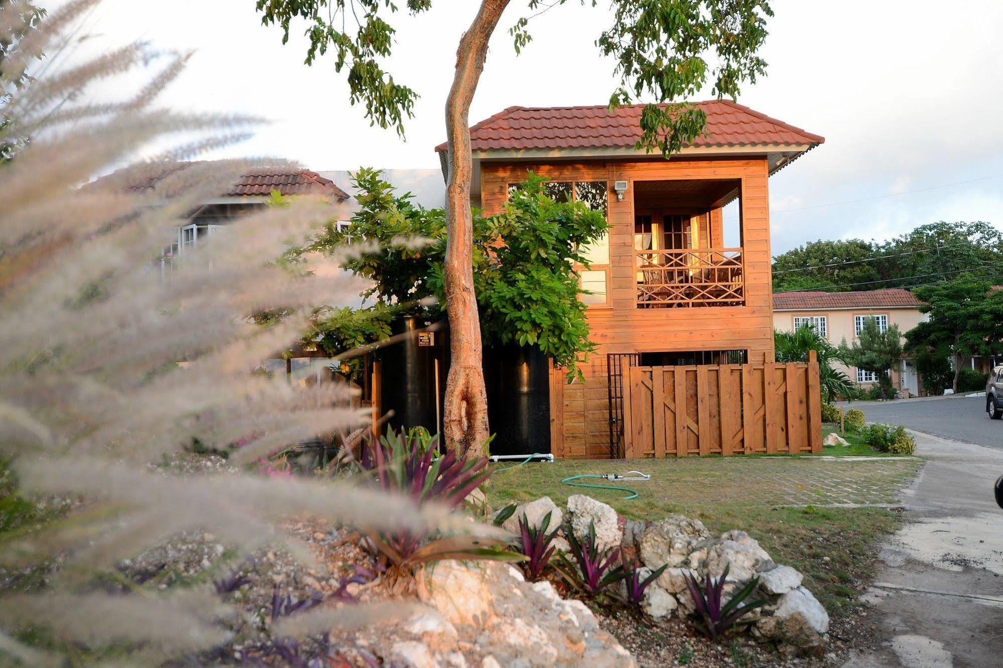 The Cabin At Long Mountain Country Club Kingston Exteriör bild